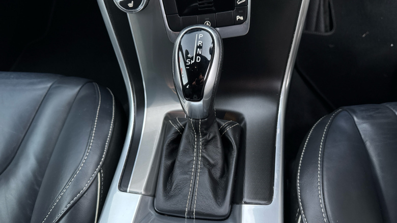 Volvo Xc60 D5 [220] R DESIGN Lux Nav 5dr AWD Geartronic Diesel Estate